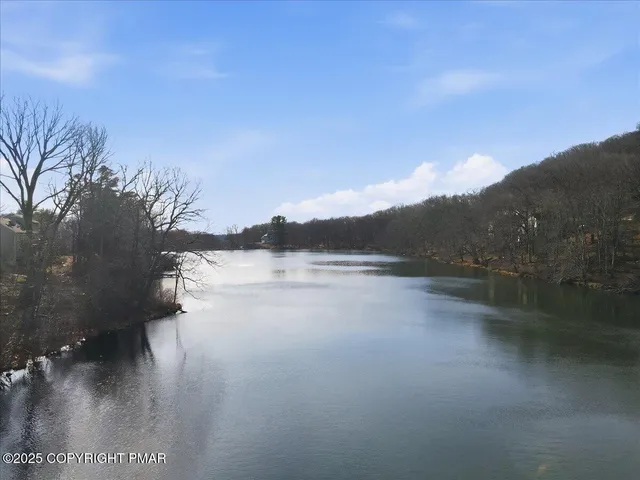 $252,000 | 109 Saunders Drive, Bushkill, PA 18324