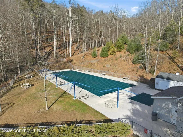 $252,000 | 109 Saunders Drive, Bushkill, PA 18324