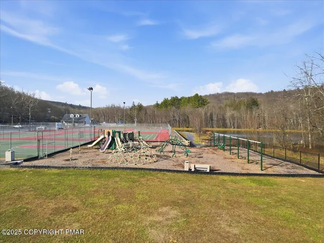 $252,000 | 109 Saunders Drive, Bushkill, PA 18324