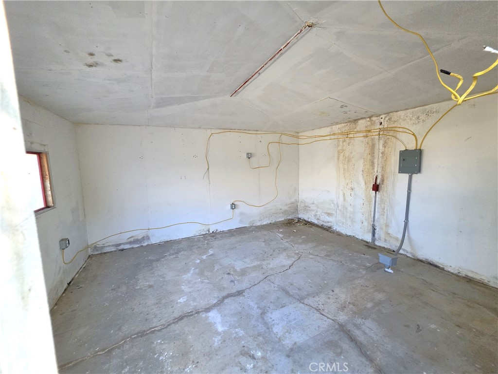 6848 Holbrook Way Riverside, CA 92504 - Photo 20 of 25 Large Backyard storage shed