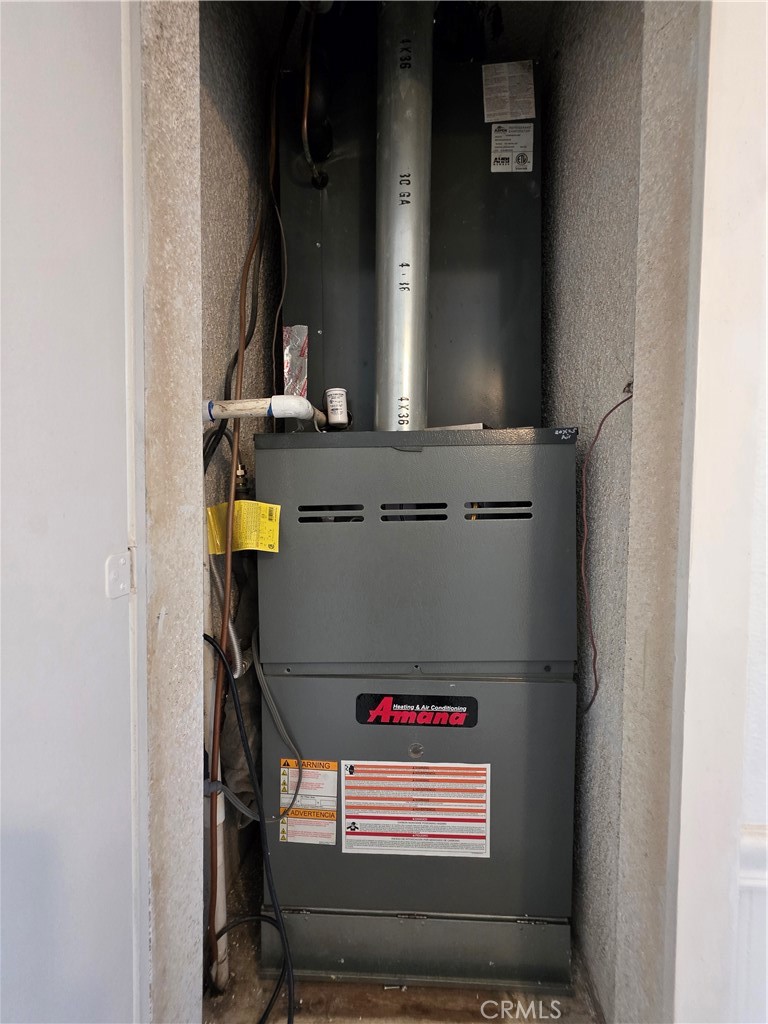 6848 Holbrook Way Riverside, CA 92504 - Photo 21 of 25 Central Heat and AC