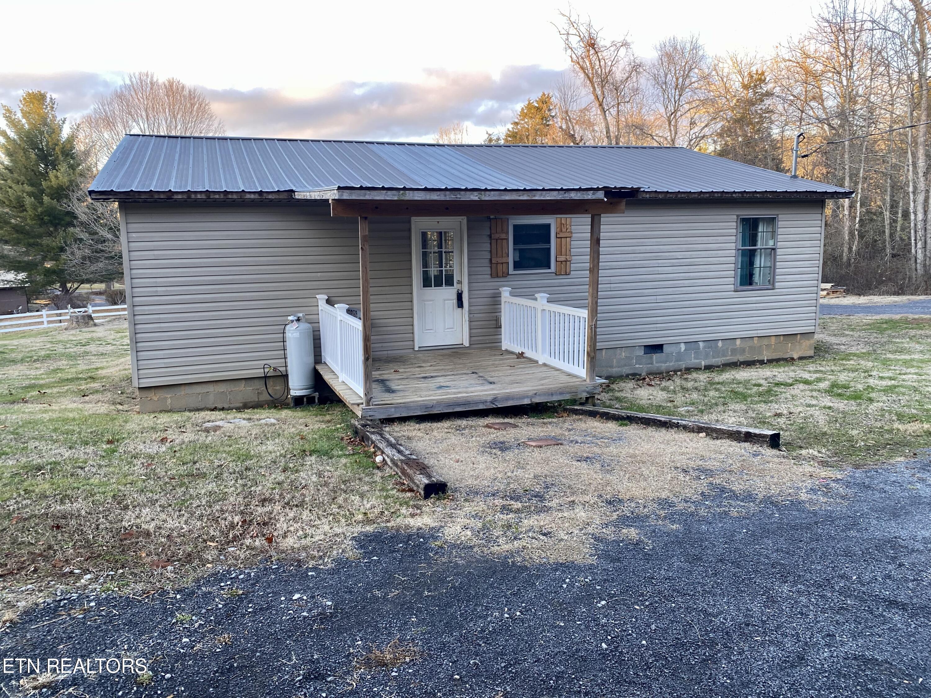 2819 Rocky Springs Road Bean Station, TN 37708 - Photo 3 of 27 IMG_4944
