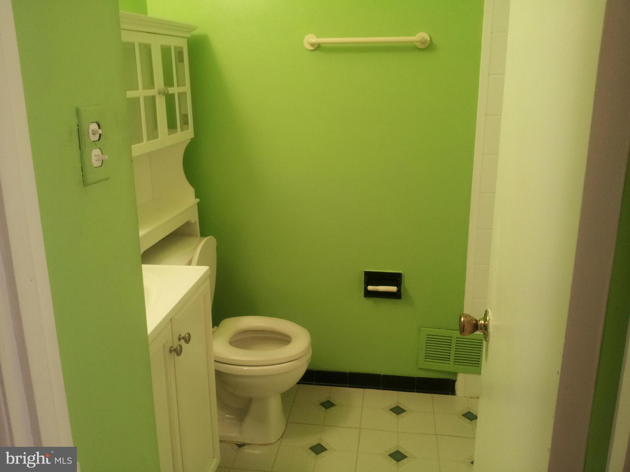 6828 Trexler Road Hyattsville, MD 20784 - Photo 8 of 17 Bath