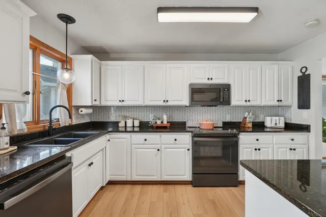 $274,900 | 1104 Balsam Court, Unit 20B, New Richmond, WI 54017