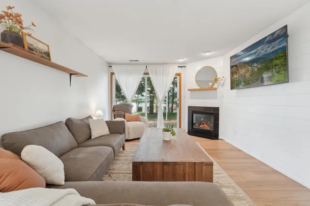 $274,900 | 1104 Balsam Court, Unit 20B, New Richmond, WI 54017