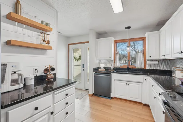 $274,900 | 1104 Balsam Court, Unit 20B, New Richmond, WI 54017