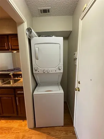 $2,400 | 6308 Winton Street, Dallas, TX 75214