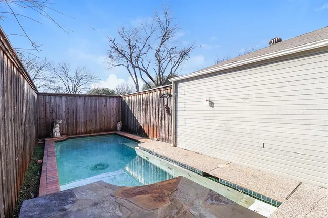 $2,400 | 6308 Winton Street, Dallas, TX 75214