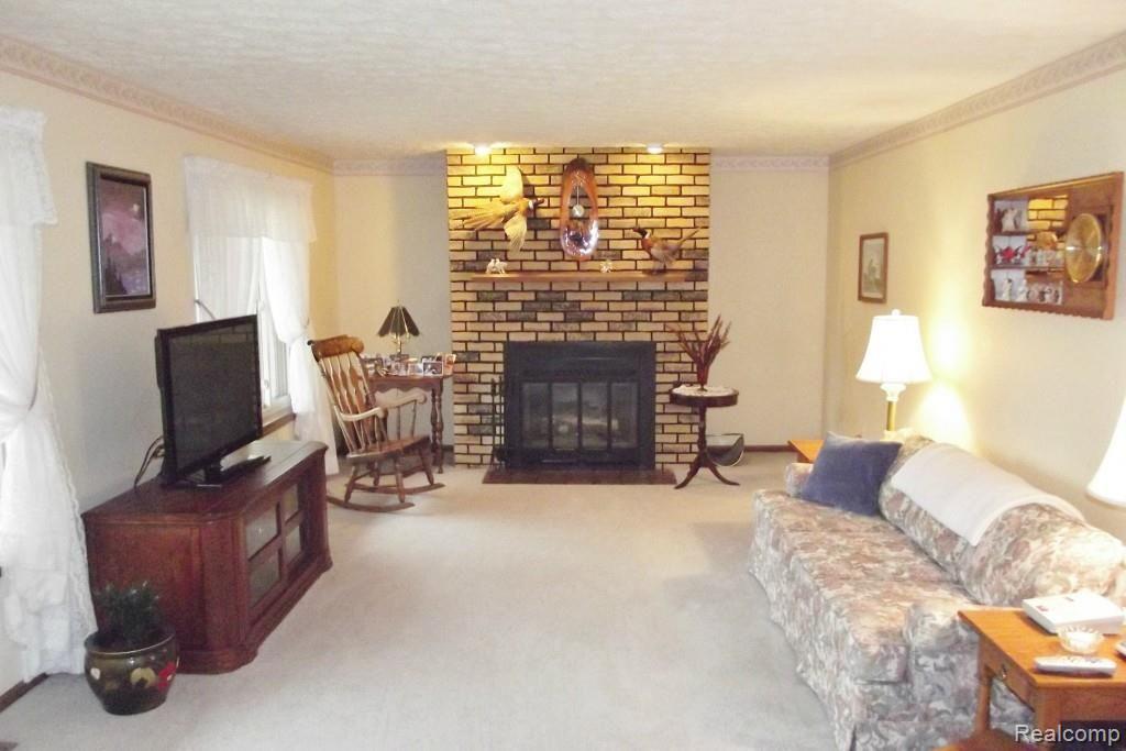 9800 West Vogt Road Fowlerville, MI 48836 - Photo 10 of 11 DSCF4672.jpg