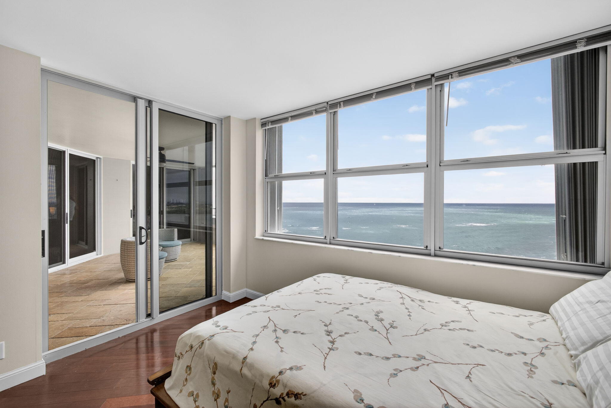 5200 North Ocean Drive, Unit 1004 Singer Island, FL 33404 - Photo 20 of 39 Primary Bedroom