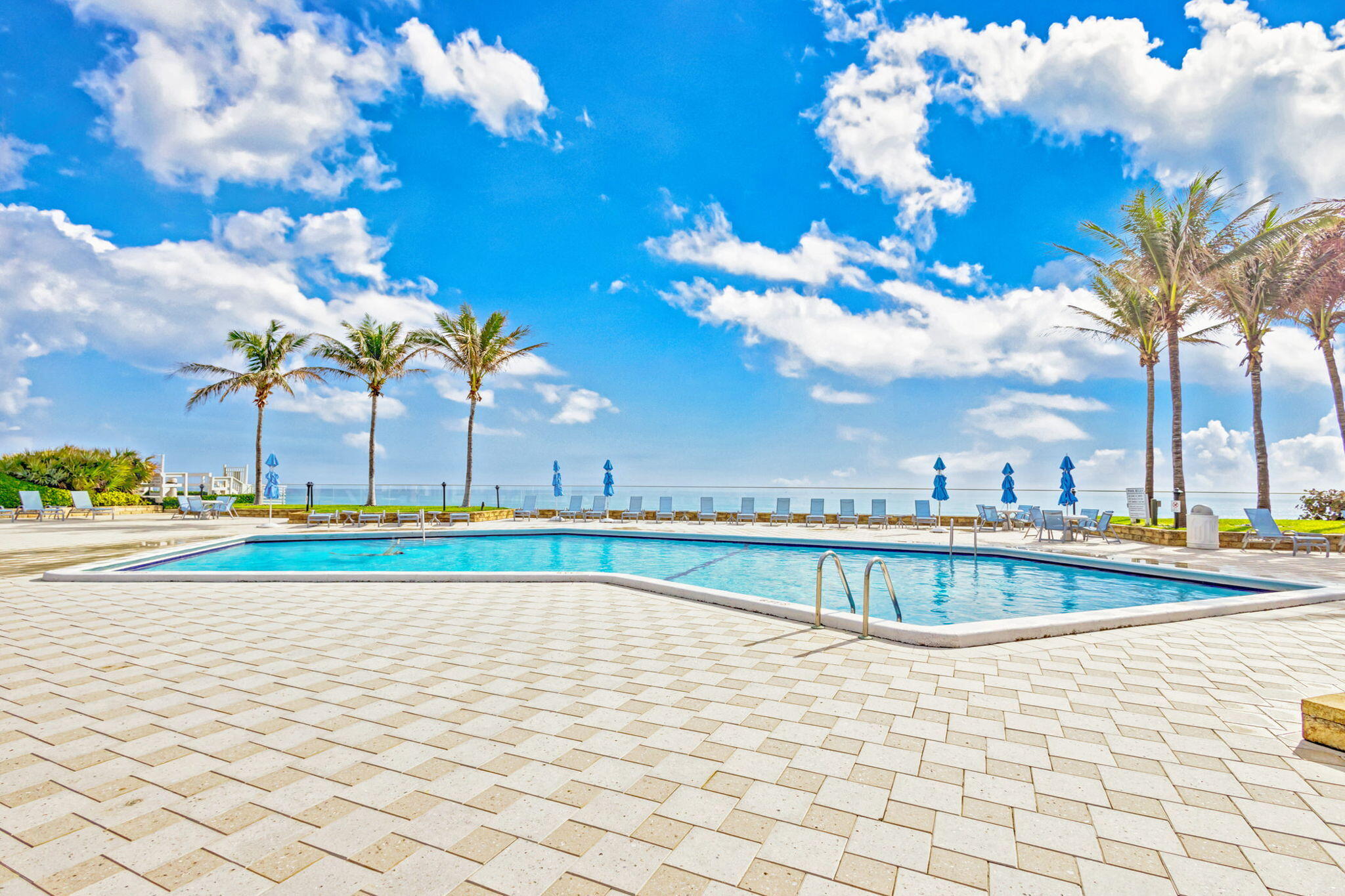 5200 North Ocean Drive, Unit 1004 Singer Island, FL 33404 - Photo 28 of 39 Pool