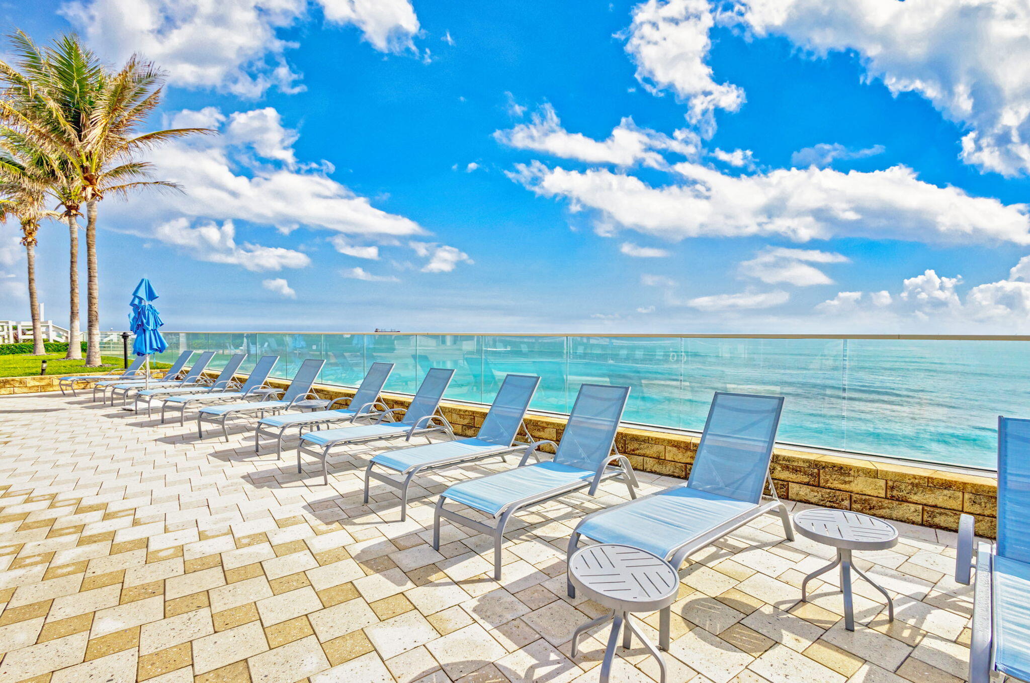 5200 North Ocean Drive, Unit 1004 Singer Island, FL 33404 - Photo 30 of 39 Pool Deck