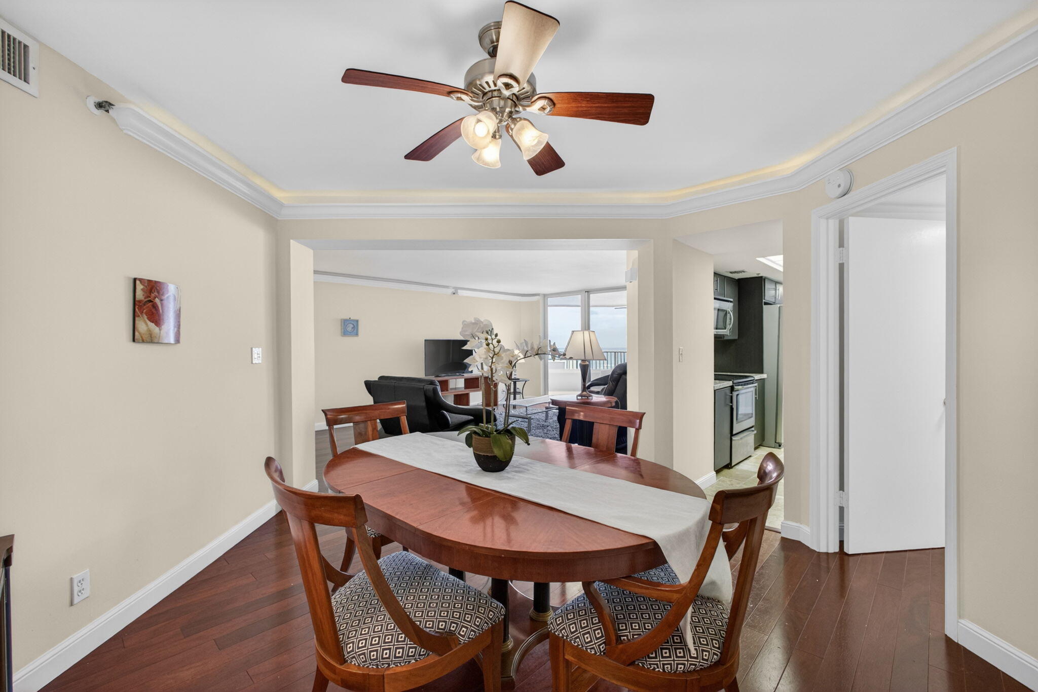 5200 North Ocean Drive, Unit 1004 Singer Island, FL 33404 - Photo 10 of 39 Dining Room