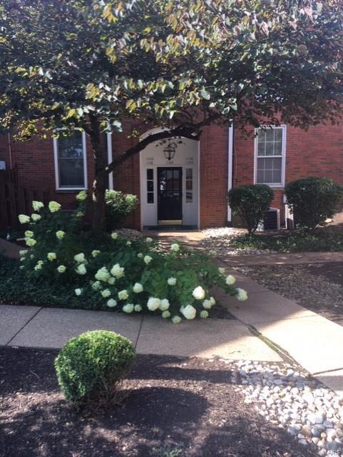 1142 South Mason Road St. Louis, MO 63131 - Photo 1 of 1 Gallery Image 1