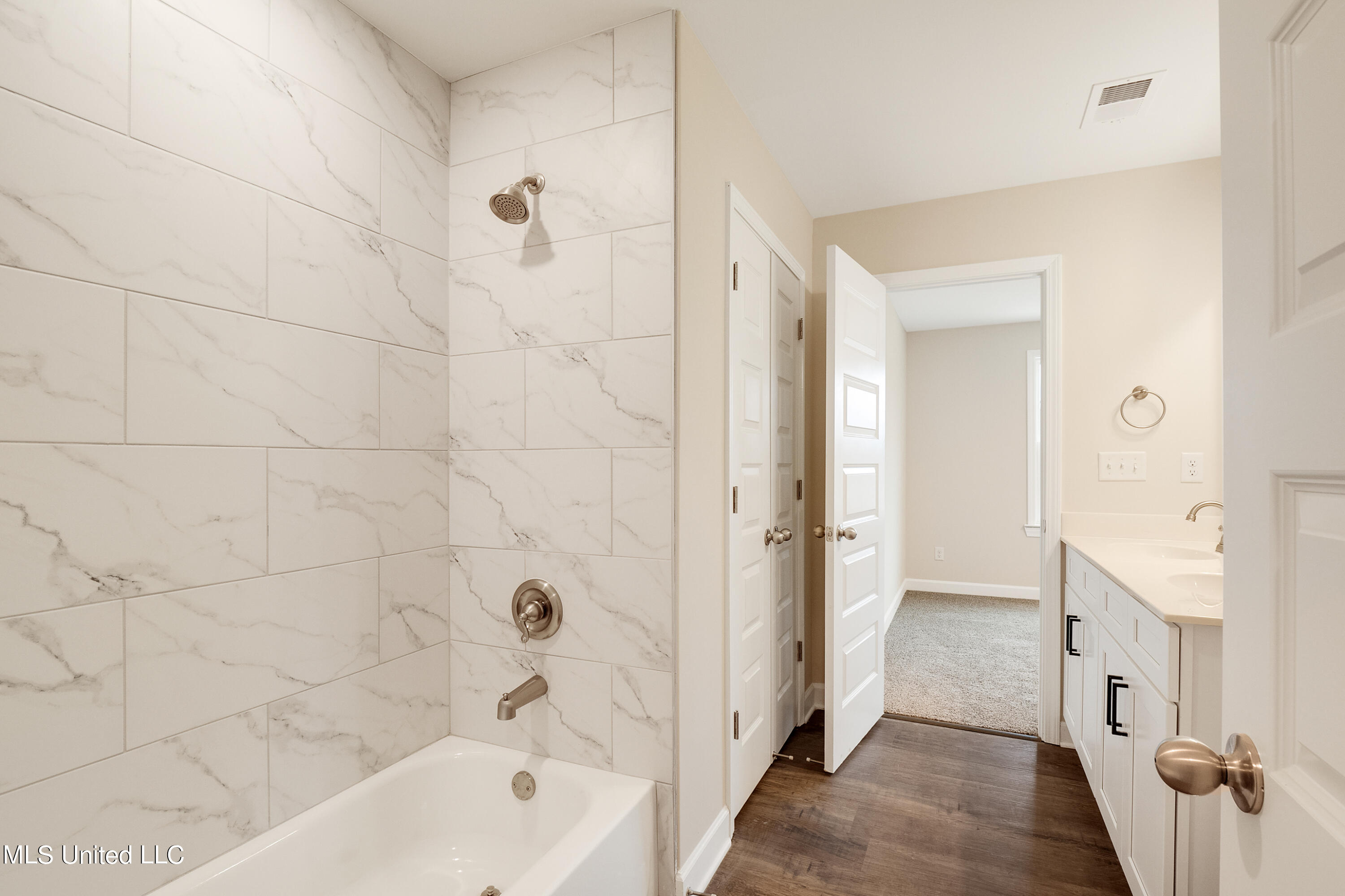 619 Centerline Roper Loop Byhalia, MS 38611 - Photo 19 of 24 037-16250 Centerline Roper Loop-MLS Vers