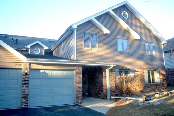 $2,450 | 710 Knoxbury Drive, Unit 1, Schererville, IN 46375