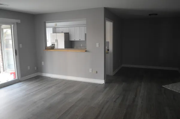 $2,450 | 710 Knoxbury Drive, Unit 1, Schererville, IN 46375