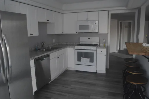 $2,450 | 710 Knoxbury Drive, Unit 1, Schererville, IN 46375