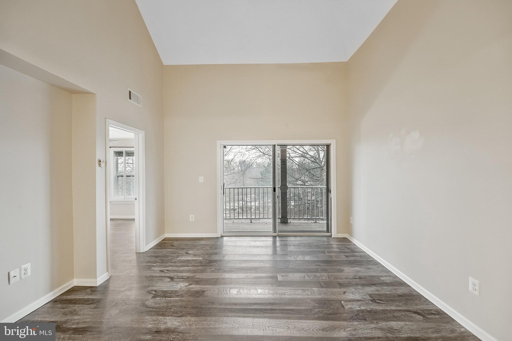 1060 Gardenview Loop, Unit 403 Woodbridge, VA 22191 - Photo 8 of 25