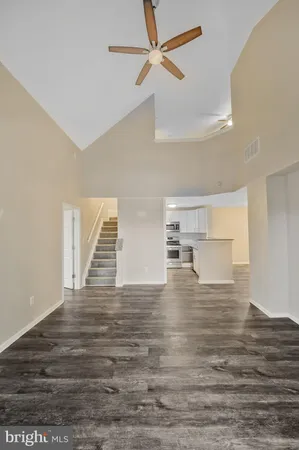 $2,300 | 1060 Gardenview Loop, Unit 403, Woodbridge, VA 22191