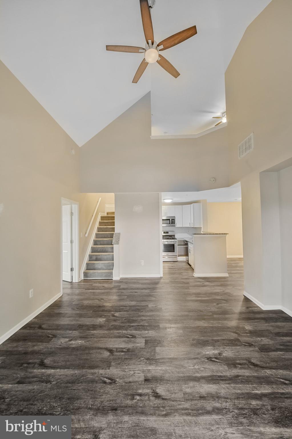1060 Gardenview Loop, Unit 403 Woodbridge, VA 22191 - Photo 9 of 25