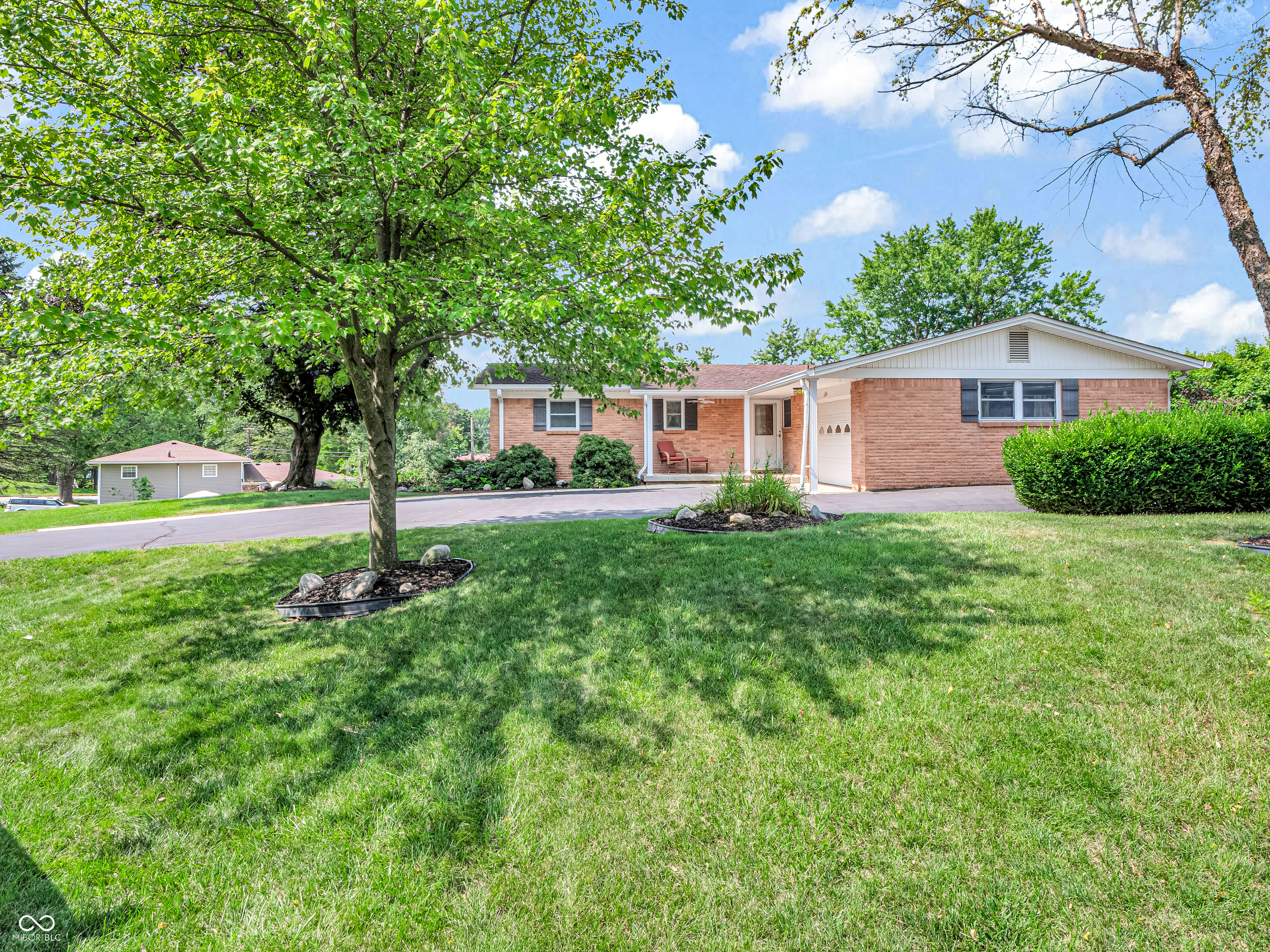 1236 Bluff Road Plainfield, IN 46168 - Photo 3 of 31 Gallery Image 3