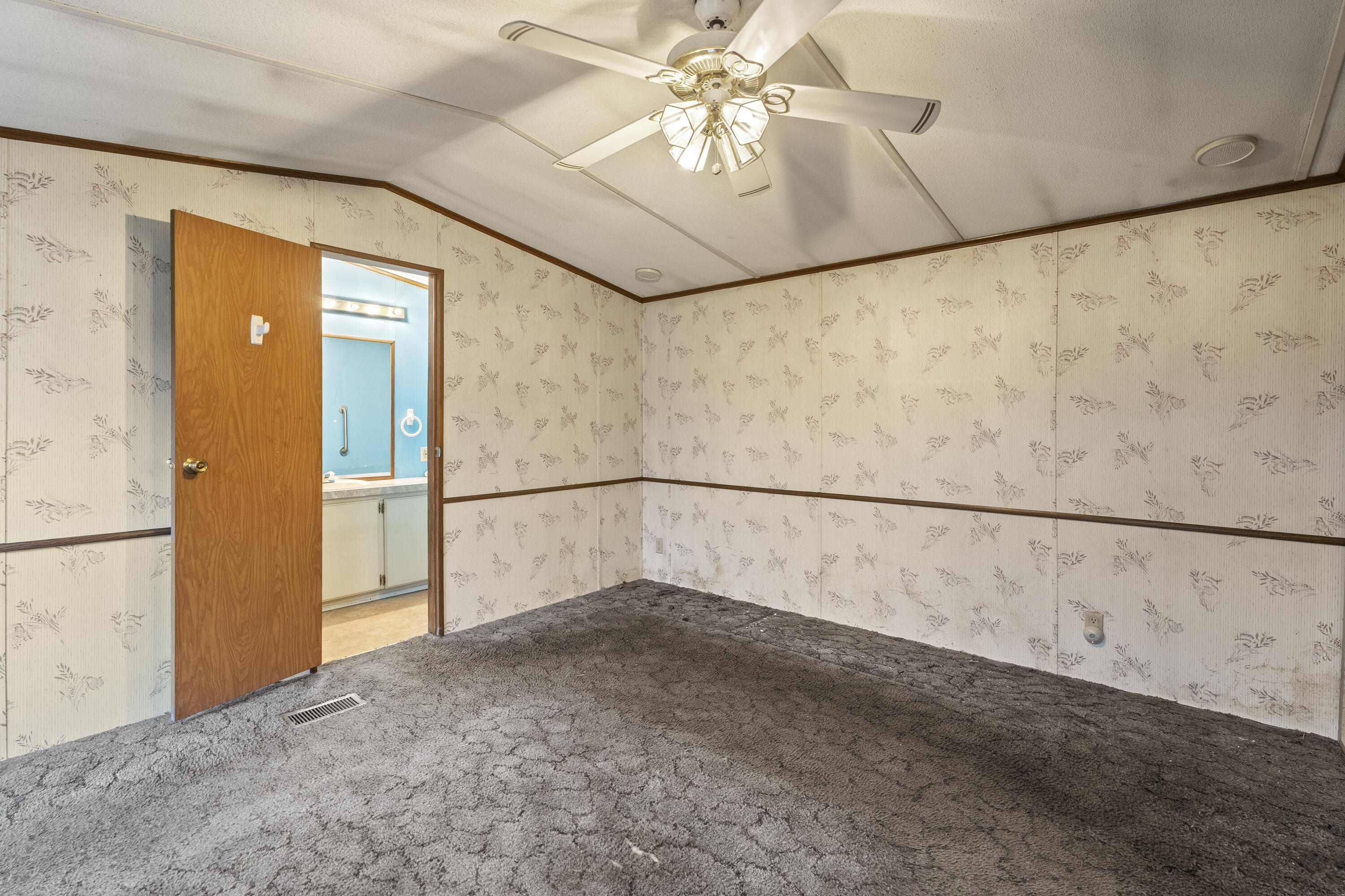 469 Center Road Garland, ME 04939 - Photo 8 of 22 DSC03413 - Copy - Copy