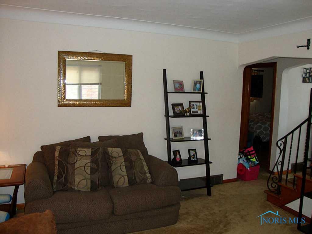 823 Independence Road Toledo, OH 43607 - Photo 4 of 15 Gallery Image 4