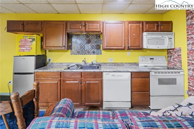 $699,900 | 3289 421 N Highway, Vilas, NC 28692