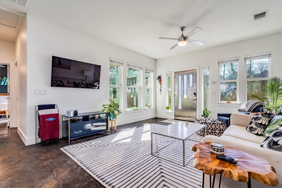 1203 Cometa Street, Unit 2 Austin, TX 78721 - Photo 2 of 20