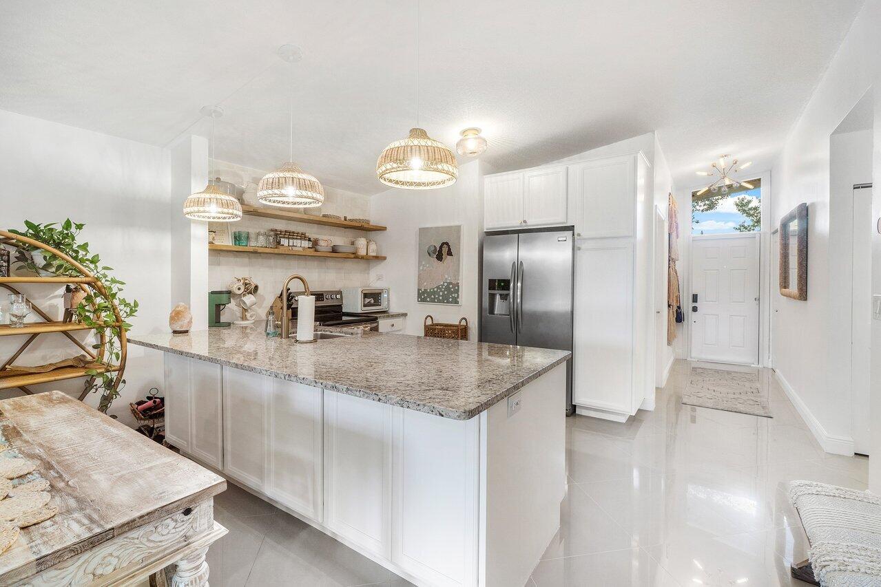 22305 Misty Woods Way Boca Raton, FL 33428 - Photo 4 of 29 007-22305MistyWoodsWay-BocaRaton-FL-3342