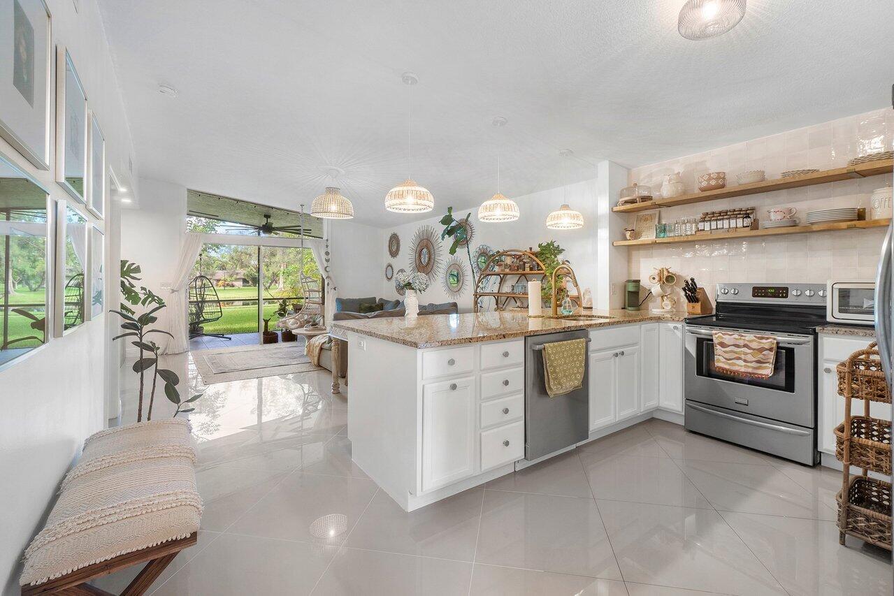 22305 Misty Woods Way Boca Raton, FL 33428 - Photo 5 of 29 005-22305MistyWoodsWay-BocaRaton-FL-3342