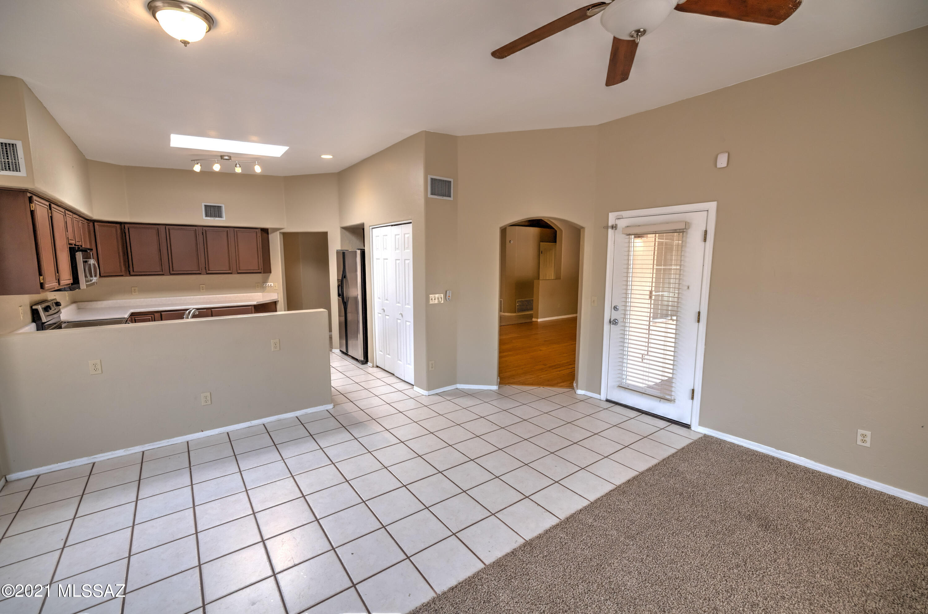 10196 North Inverrary Place Oro Valley, AZ 85737 - Photo 11 of 38