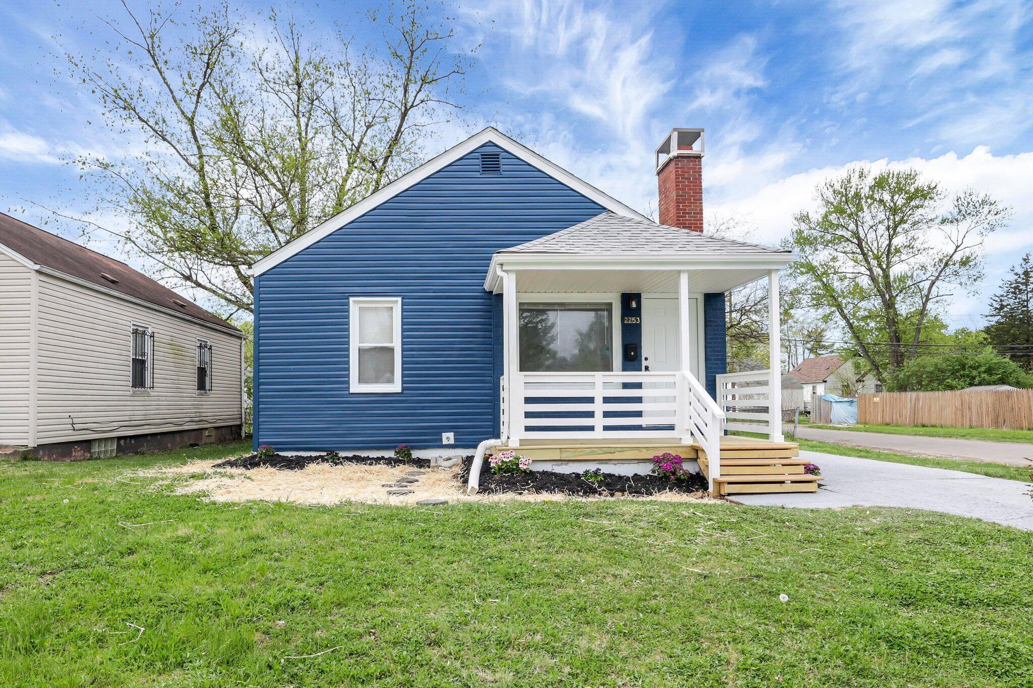 2253 Gerbert Road Columbus, OH 43211 - Photo 6 of 42 5-web-or-mls-0N4A2594 copy