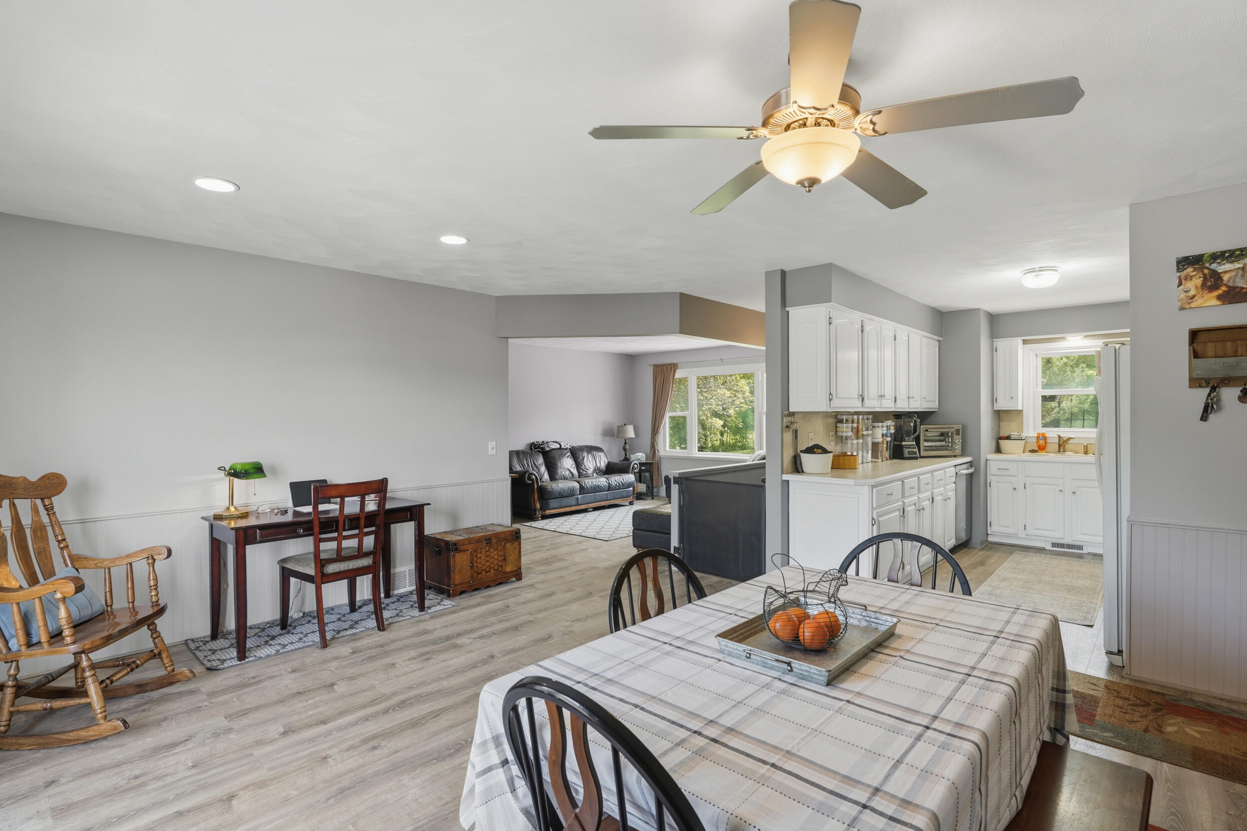 5430 Cook Road Swartz Creek, MI 48473 - Photo 7 of 39 Cook Rd Dining & Kitchen