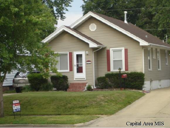 2312 Yale Boulevard Springfield, IL 62703 - Photo 1 of 9