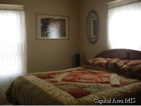 2312 Yale Boulevard Springfield, IL 62703 - Photo 3 of 9