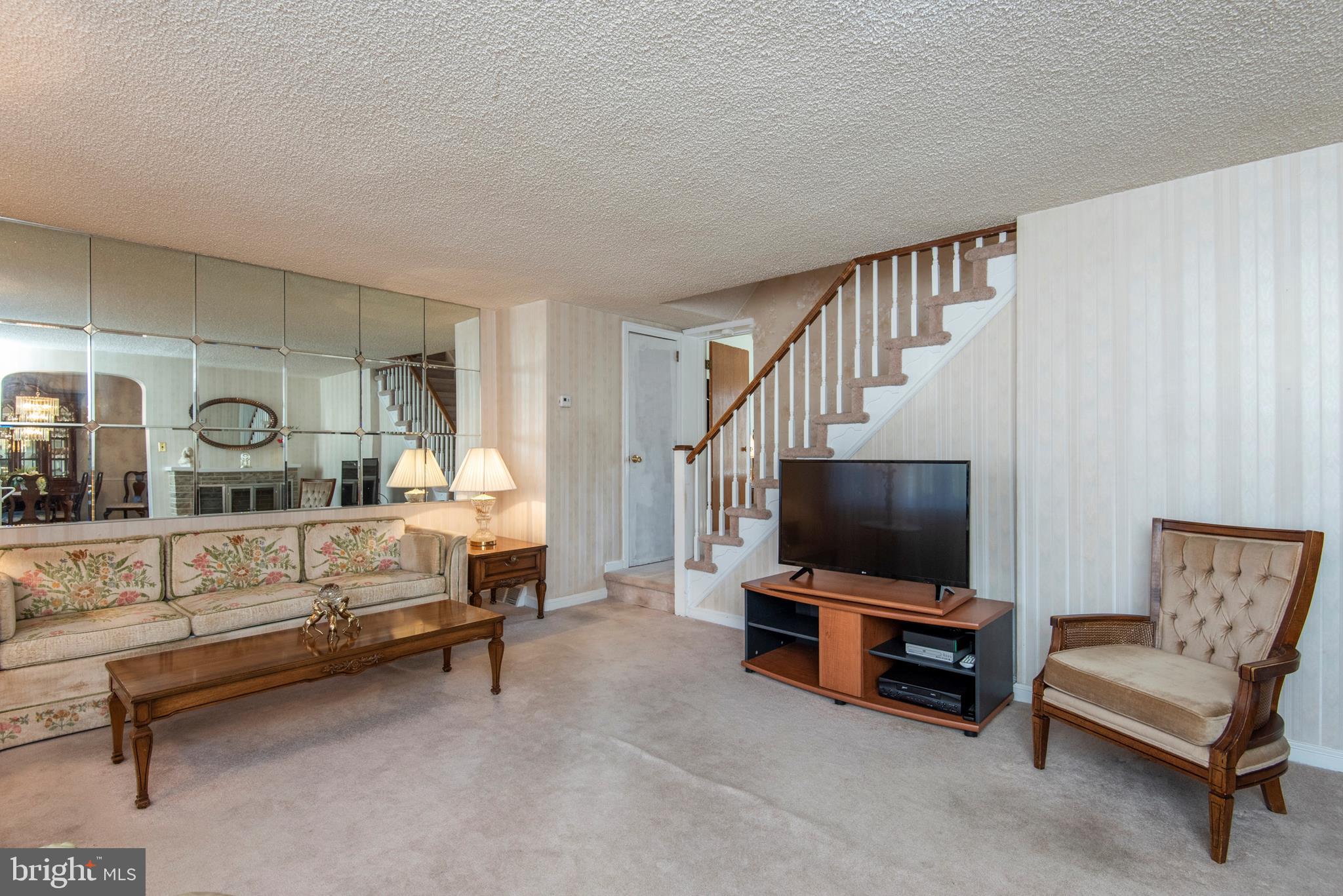 608 Sherman Road Springfield, PA 19064 - Photo 3 of 30