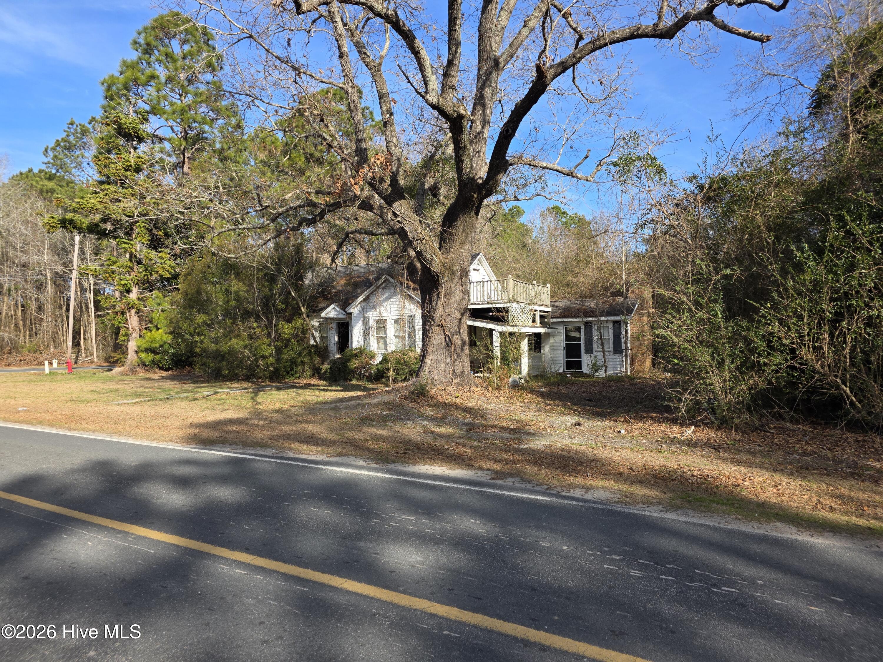 1081 Red Bug Road Hallsboro, NC 28442 - Photo 6 of 8 20260112_103445
