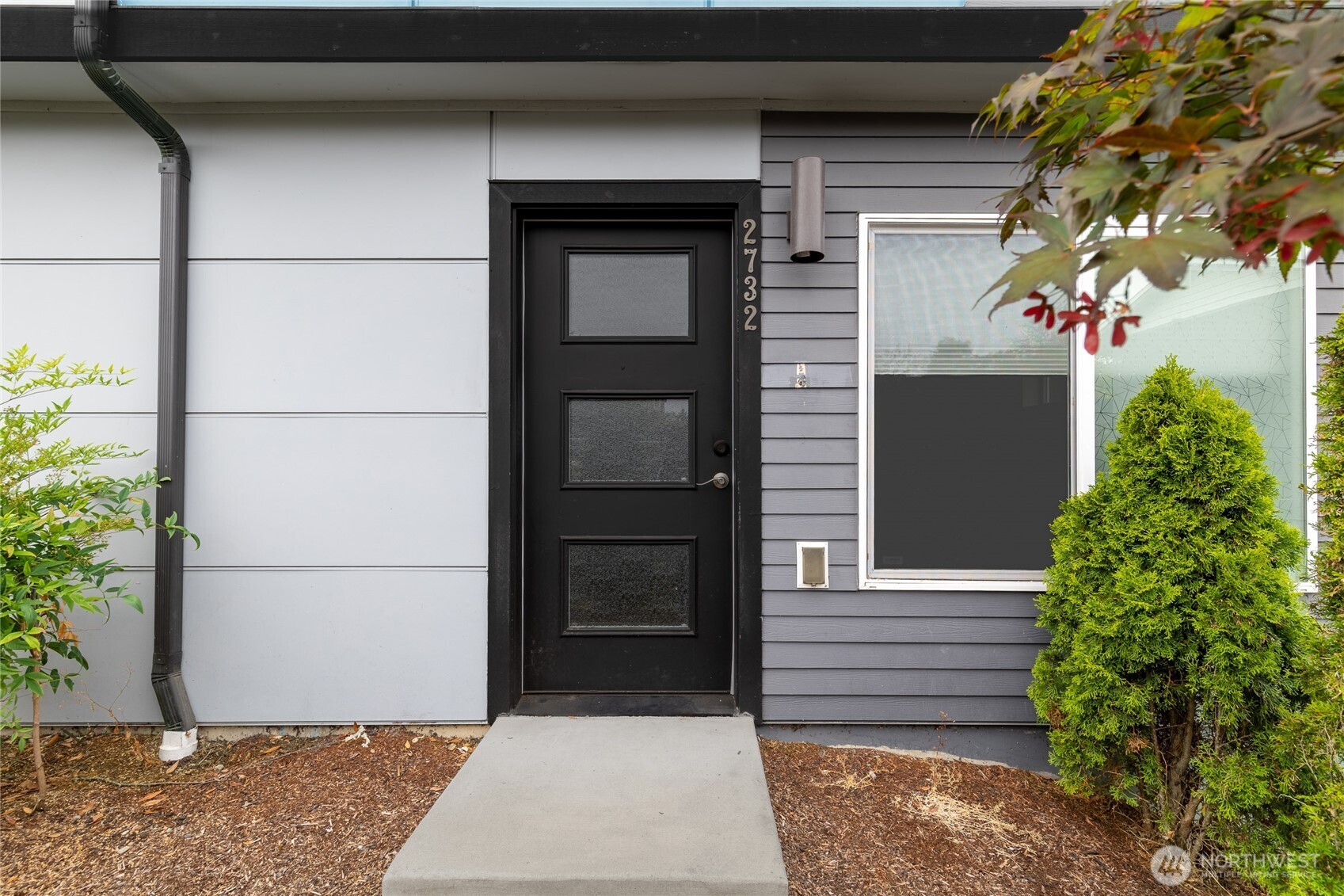 2732 South Andover Street Seattle, WA 98108 - Photo 2 of 35