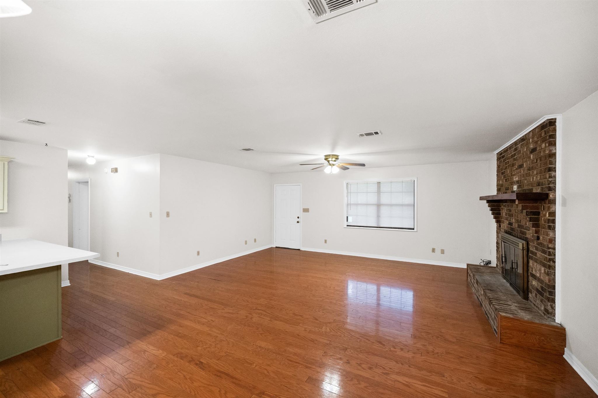 4552 Struth Lane Pace, FL 32571 - Photo 5 of 34 Gallery Image 5