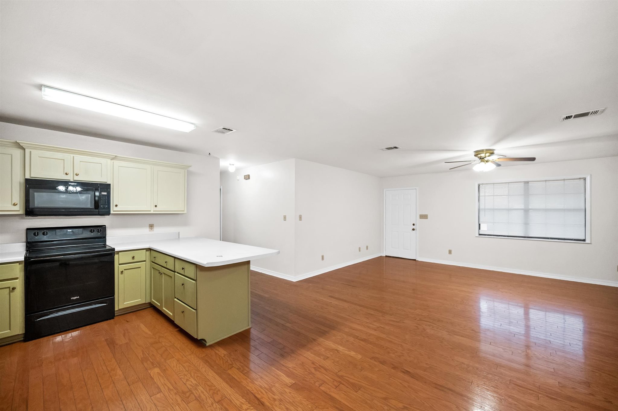 4552 Struth Lane Pace, FL 32571 - Photo 6 of 34 Gallery Image 6