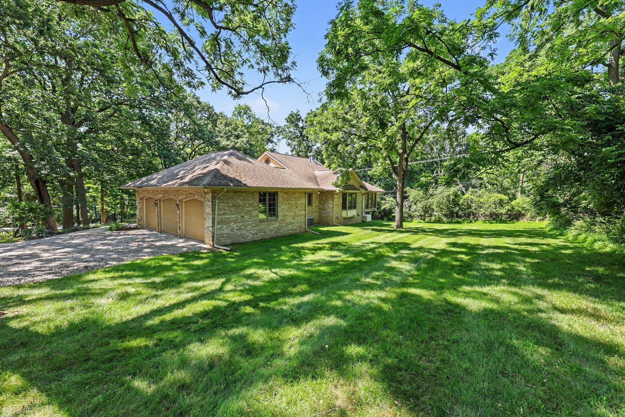 2220 Gale Road Ann Arbor, MI 48105 - Photo 6 of 77 006_file_9969