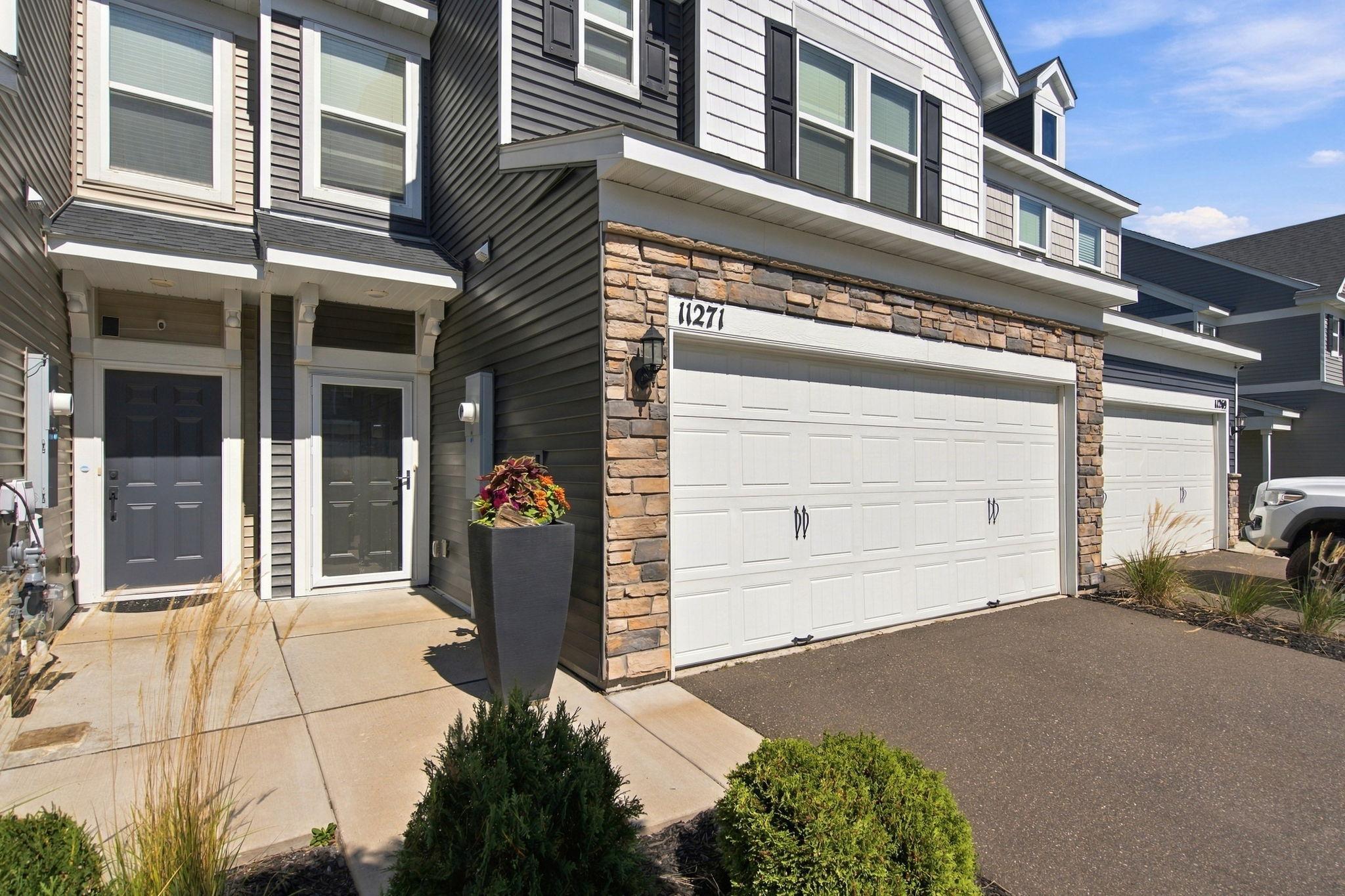 11271 Brookview Road Woodbury, MN 55129 - Photo 4 of 47 Gallery Image 4