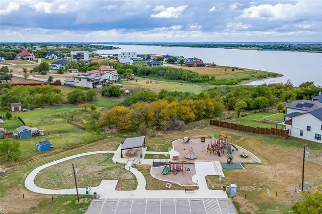 $2,700 | 4524 West Lake Highlands Drive, The Colony, TX 75056