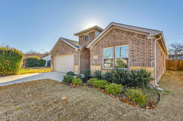 $2,700 | 4524 West Lake Highlands Drive, The Colony, TX 75056