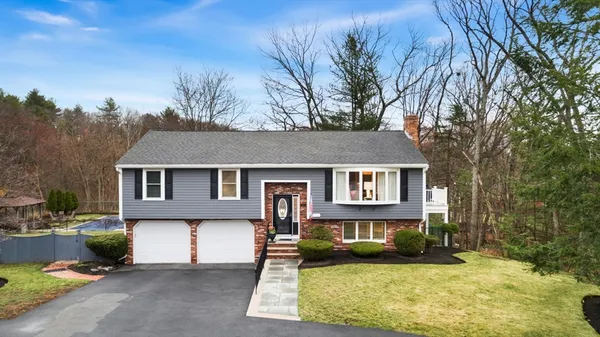 $1,075,000 | 17 Collins Road, Wakefield, MA 01880