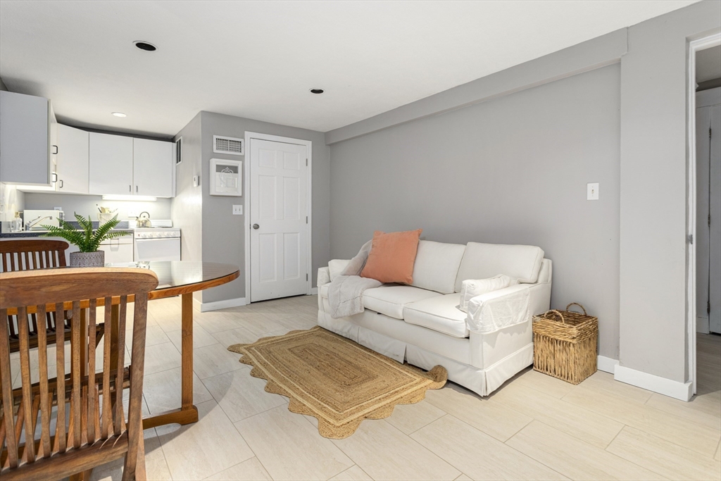 17 Collins Road Wakefield, MA 01880 - Photo 22 of 37