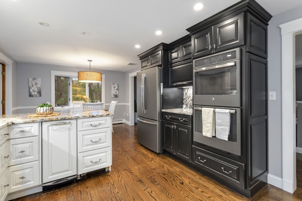 17 Collins Road Wakefield, MA 01880 - Photo 8 of 37