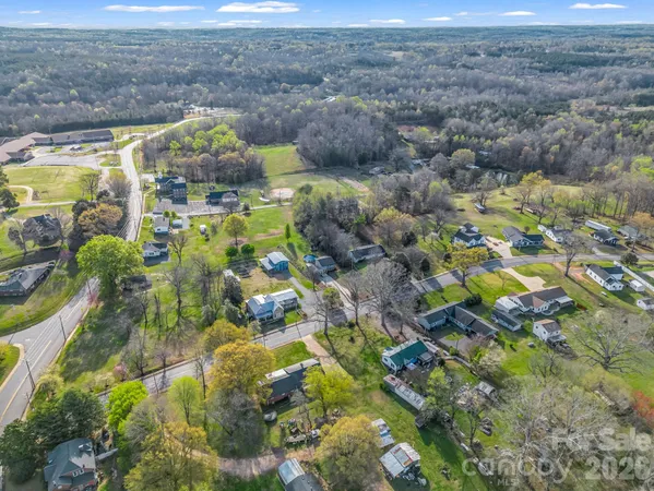 a picture of lake view